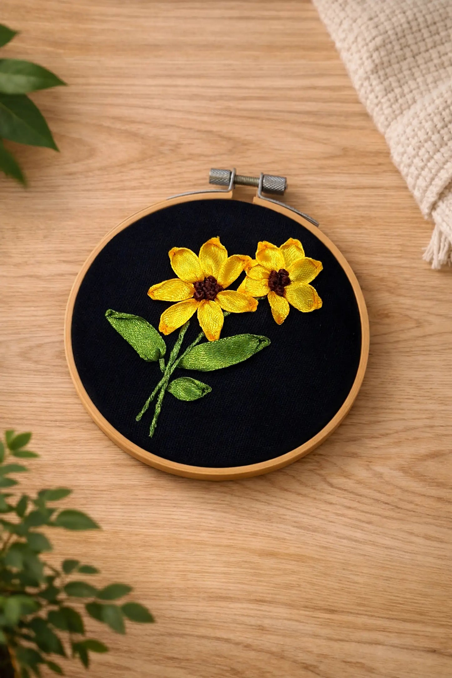 Midnight Sunflower – 4” Hoop