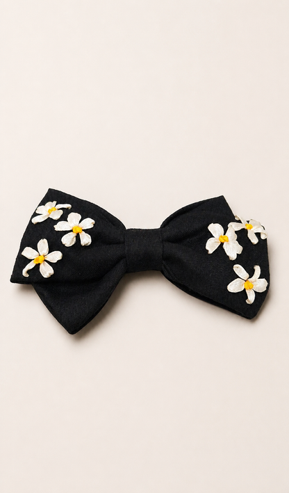Midnight Daisy - Bow Pin