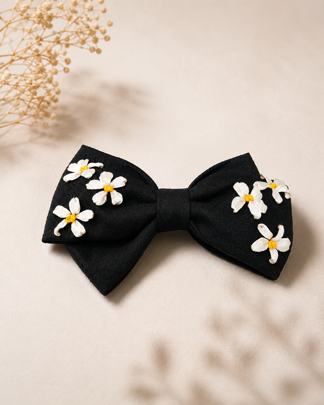 Midnight Daisy - Bow Pin