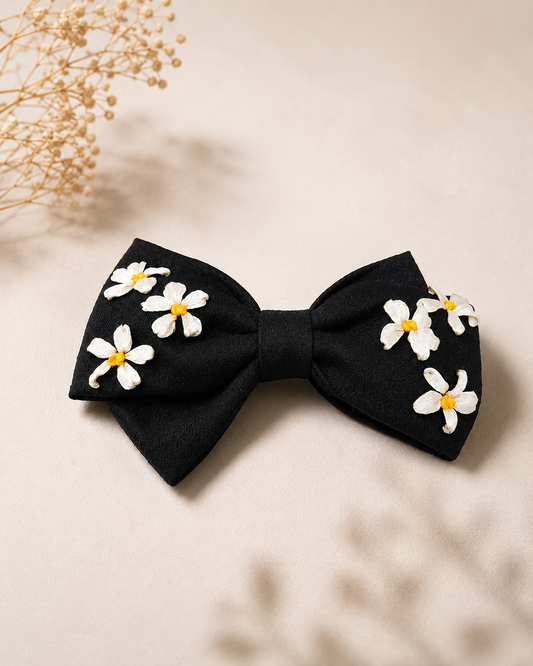 Midnight Daisy - Bow Pin