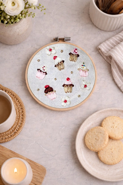 Cupcake & Floral – 4” Hoop